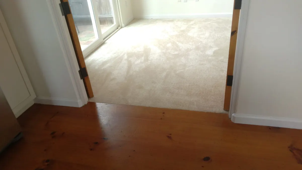Clean carpet at a bedroom doorway next to hardwood floors β Imperial Carpet Cleaning, San Diego Clean carpet at a bedroom doorway next to hardwood floors β Imperial Carpet Cleaning, San Diego